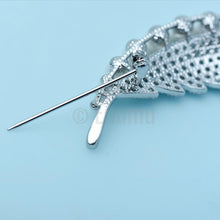 Load image into Gallery viewer, Pearl Leaf Brooch or Saree Pin - Enumu