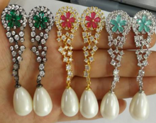 Load image into Gallery viewer, Emerald Pearl Long Dangle Earrings - Enumu