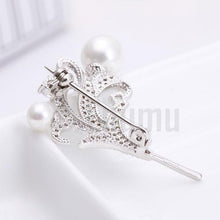 Load image into Gallery viewer, Lilly and Pearl Brooch - Enumu