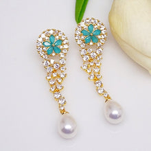 Load image into Gallery viewer, Emerald Pearl Long Dangle Earrings - Enumu