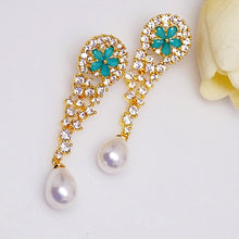Load image into Gallery viewer, Emerald Pearl Long Dangle Earrings - Enumu